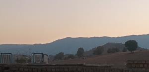 پاییز باشه و دم غروب!🙂اصلا پاییز یه غم خاصی داره:)