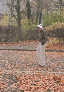 پر پرواز ندارم خوشا رها کردن و رفتن…🍂