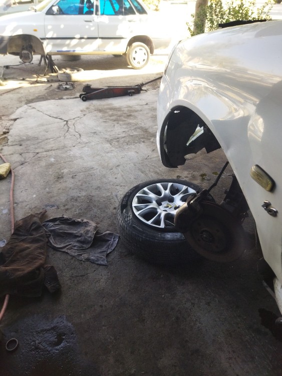 تعمیرگاه فنی تخصصی امیر متخصص تمام قطعات موتوری و جلوبندی 