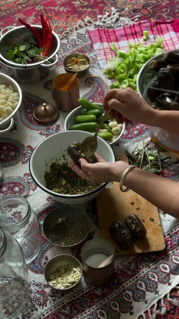 این ترشی گذاشتن چقد سخته خدایی