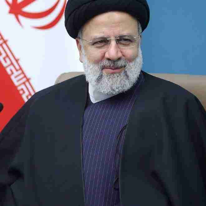 روحش شاد و یادش گرامیباد