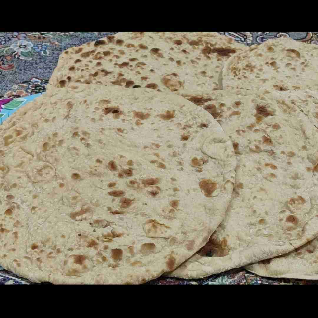 روزمرّگی..نان تنوری تازه پخت ..خودم پز ..نوش نگاه پر مهر تون..🍁🌺🌺🌺🌺🌺🌺🌺🌺🍁