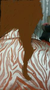 مامانم چند وقته موهاشو بلند میکنه با شونه و کش😂