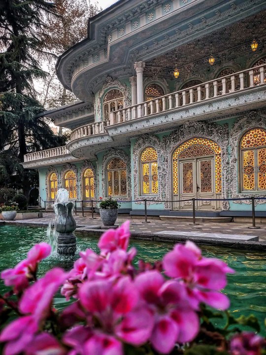 دل می‌رود زدستم صاحبدلان خدا را 