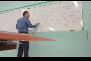 بی حوصله ونشستن سر کلاس....