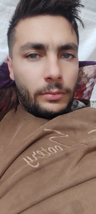 از درون خستم 🙃 بعد از کلی شیفت کاری سخت