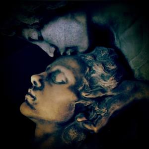 ما وفا را پرستیدیم،در جهانی که خیانت،هنر بود...✔