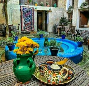 سوال پرسیدم یادش بخیر خونه پدر و مادر خود م رحمت خدا شدن 