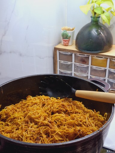 خانه ی مهتاب بانو حوالیِ ناهار دیرهنگام....🧿🧿🧿