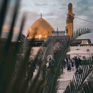 وصیت نامه امام حسن عسکری ( علیه السلام)  به پیروانشان: شما را وصیت میکنم : تقوای الهی را مراعات کنید ، ورع در دیانت خود داشته باشید ، برای الله کار و تلاش کنید ، سخن راست بگویید امانت را به کسی که شمارا امین کرده برگردانید چه نیکوکار باشد چه فاجر، سجده های طولانی کنید ، همسایگان خوبی برای همسایگان خود باشید که این سفارش پیامبر بود ، ( درباره منکران اهلبیت) میان آنان نماز بخوانید در تشیع جنازه آنها حاضر شوید و به عیادت بیماران آنها بروید و حقوق شأن را رعایت کنید ، زیرا وقتی کسی از شما در دینتش پا