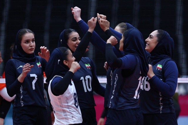 پیروزی دخترا.