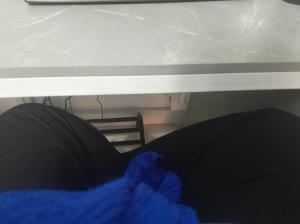 وقتی قراره ۱۰ ساعت بشینی رو صندلی پس باید چارزانو نشست🤭