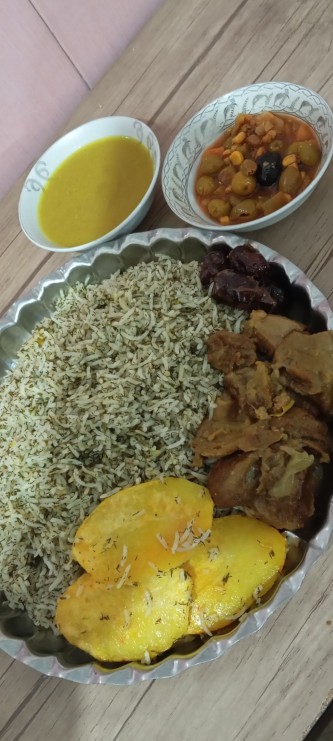 زیر برنجی خوشمزه مون نوش نگاهتون سفره هاتون رنگی تنتون سالم