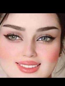 لطفا نظرتون بدیدمیخوام برسی کنم .چشام قشنگه یانه🤔یه کافشن 