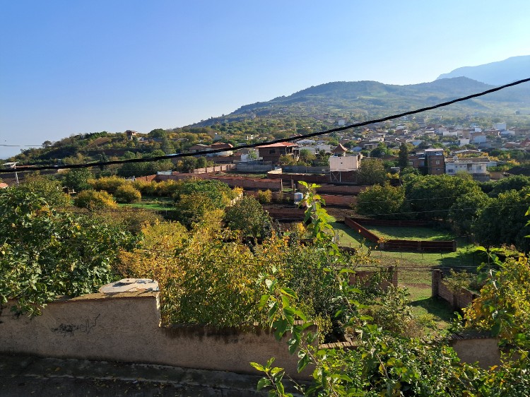 روستای من با زیبایی‌های که خدا داده  شکر خدای یکتا
