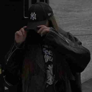 طرف فیک منوزده میگه من حریف سحرم خبرنداره بااین بادها کوه جابجا نمیشه 🌪️🌪️🌪️🌪️🌬️🌬️🫧🌊🌊🌋🌋🔥🔥🏔️🏔️⛰️⛰️🌬️🤦‍♀️👍👍👍