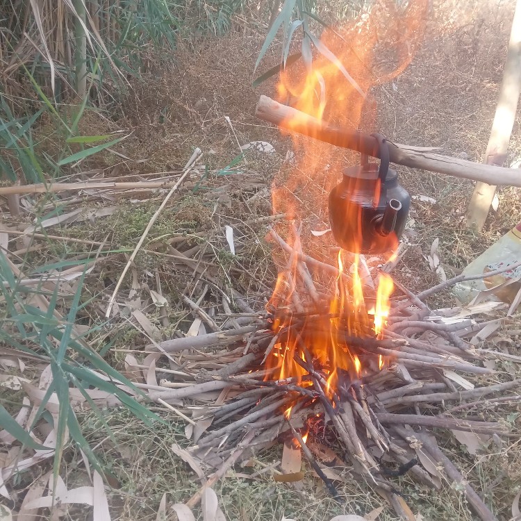 لذت طبیعت اونم با چای اتیشی😍😍👌👌