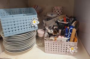 خانه ی مهتاب بانو،حوالی روزمرگی هاش،این قسمت کابینت تکانی✔️