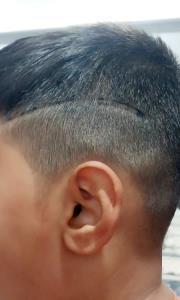 دیروز پسرم بریم آرایشگاه  موهاش کوتاه کرده ی خط  گذاشته 