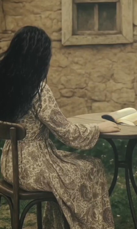 

عشق،
کفاف دلتنگی ام را، نمی دهد!