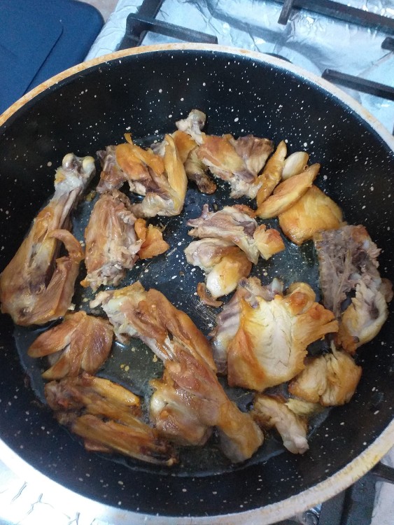 شام خدم تنهایی 😌مرغ سرخی خدم پز😂