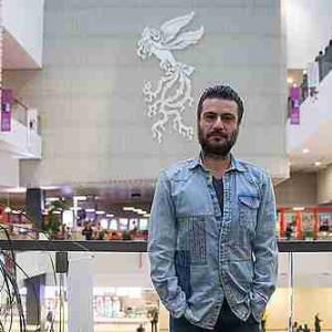 دماوند یک ملودرام خانوادگی با بازی شهرام حقیقت دوست، بیژن بنفشه خواه، پانته‌آ پناهی‌ها