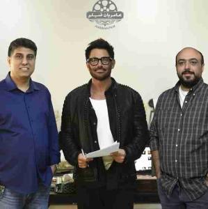 سریال زینتی به کارگردانی مجید توکلی و تهیه کنندگی سید ابراهیم عامریان است،  همچنین این سریال بازگشت محمدرضا گلزار پس از ۵ به بازیگری است،  بابک حمیدیان دیگر بازیگر این سریال است. این سریال در سال ۱۴۰۵ از فیلم‌نت پخش خواهد شد.