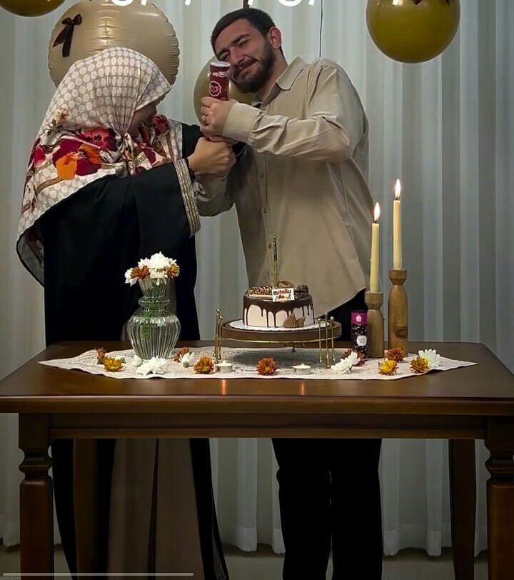 در برف شادی باز نمیشه😖