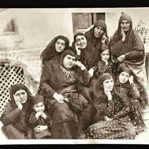 اولین ژست جلوی دوربین در سال ۱۲۹۱ هجری قمری


