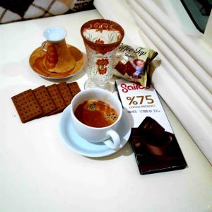 اگہ یہ روزی اونقددرک برہ بالا کہ سرت بہ زندگی خودت گرم باشہ۔۔اونوقت ھم زندگی زیباست ھم حال خودت خوبہ ھم حال بقیہ رو بد نمی کنی✌