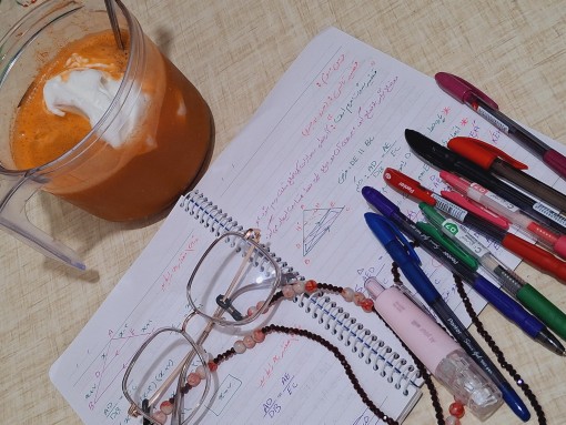 هنوز دارم مینویسم🤧