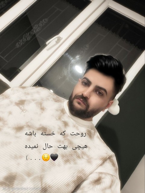 به شدت نیاز دارم یکی پایین زندگیم بنویسه:

چند سال بعد…🖤