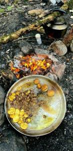 سلام، براتون بهترین لحظه هات شاد رو از خداوند آرزومندم🌹🌹🌹