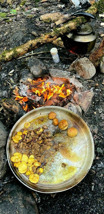 سلام، براتون بهترین لحظه هات شاد رو از خداوند آرزومندم🌹🌹🌹