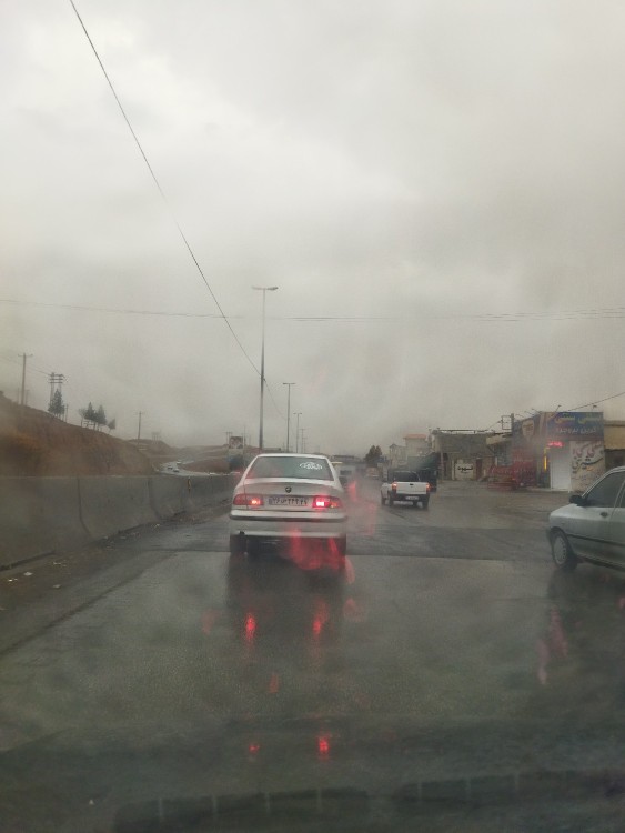 هر کی گفت تو این هوای بارونی چیه حال میده 