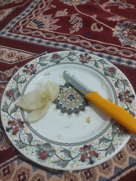 دور بر کار کردن بودم بچه‌ها باباشون خوردن اینوبرای من گذاشتن