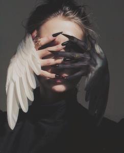 همه اختارها زنگ ندارند،گاهی سکوت اخرین اختاراست 👌