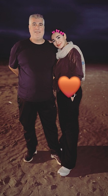 هر چقدر بزرگتر میشم میفهمم زندگی قشنگ و راحت نبود بابا بود ک