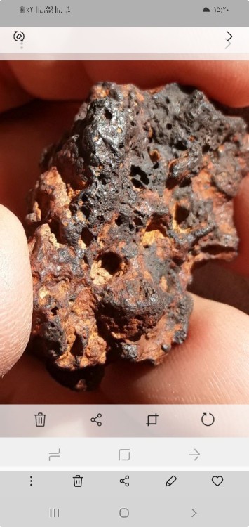 به نظر شما این میشه چه سنگی باشه