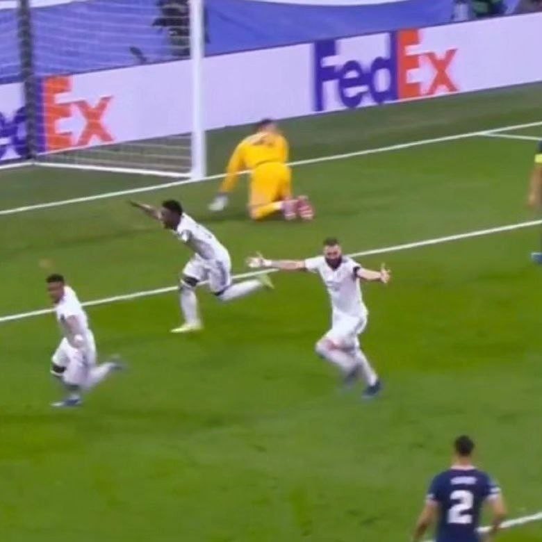 سوال کنکور :/
کدام بازیکن گل را ب ثمر رسانده ؟ 😂


😂😂😂