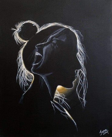 بخوان که زن ازرنجهایش قویتراست 🥂