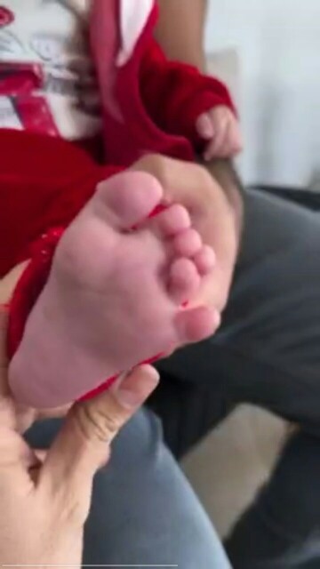 اینم اون یکی پاش😁