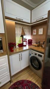 دلتون مث آفتاب روشن،مث برکه آروم...