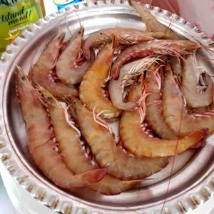 پوست وسر گرفتہ میشہ من تو مواد میخوابونم بعد تنوری میشہ ولی سرخ شدش یا سوخاریش یہ چیز دیگس