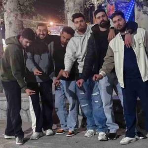 دوستام همگی مو دارند به غیر از من 🥲😭😭