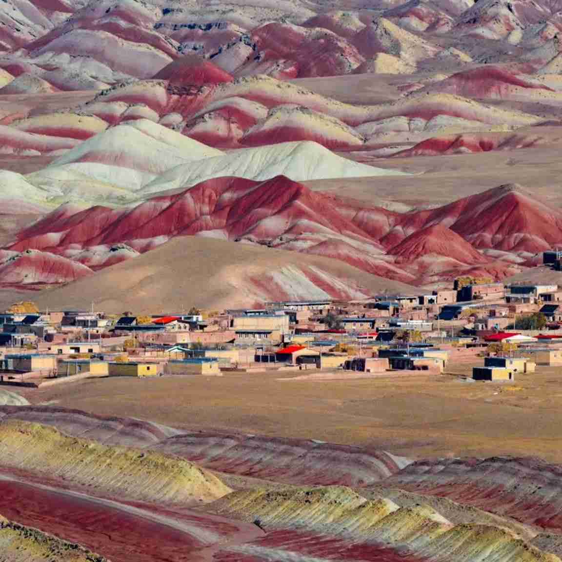 کوه های رنگین کمان.الاداغلار.حوالی ماهنشان.در استان زنجان آغاز شده تا اهردر آذربایجان شرقی ادامه پیدا می‌کند...