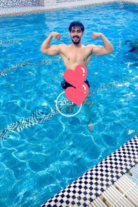 ب وقت استخر