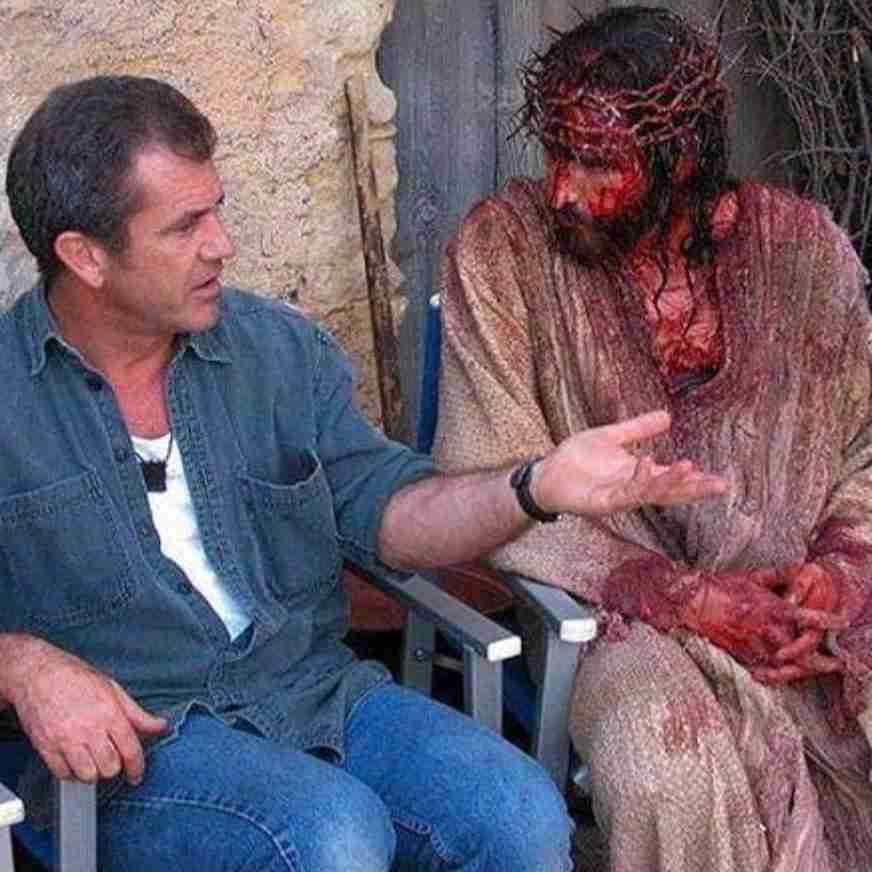 ببین سرماخوردگی که چیز خاصی نیست، یه لیوان آبجوش و عسل آبلیمو بخوری خوب میشه.