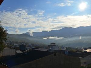 یک صبح آفتابی بعد باران  زیبا با هوای عالی شکر خدای مهربان 