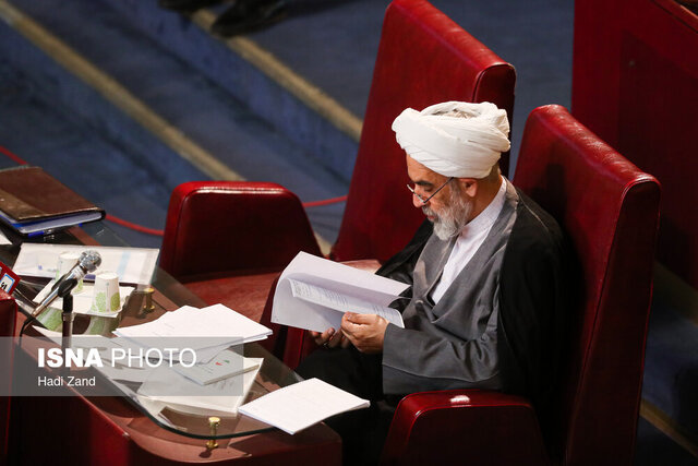 از کتابخوانی روحانی تا گفتوگوی علوی و کدخدایی